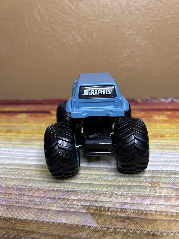 Camión monstruo Maisto Monster Menace 2013 juguete Earth Shockers azul fundido a presión 1:64 Foto 4 de 4