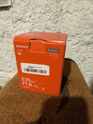 Sony E 35mm F1.8 OSS APS-C Standard Prime Lens with Optical