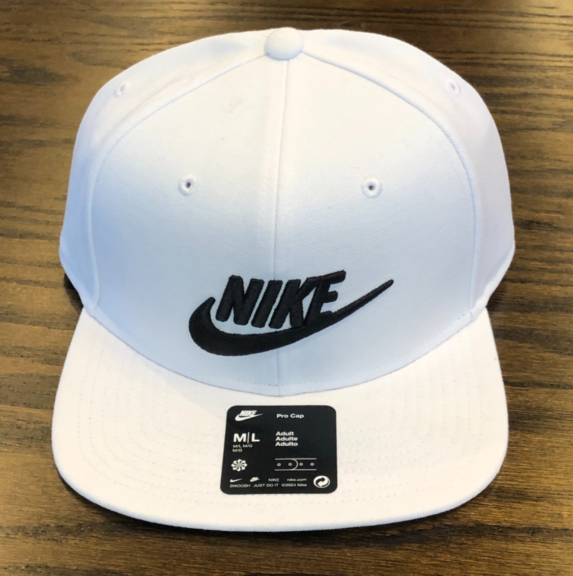Nike Club Pro Cap Strapback Cap Hat Size M/L Adult White WITH TAGS