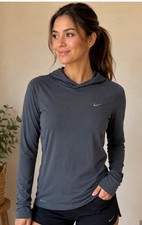 Nike Dri-FIT Women s M Gray Long Sleeve Hooded Pullover Hoodie Athletic