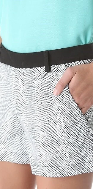 $498 Pantalones Cortos Nanette Lepore Soul Cuero Esmaltado Estampado Animal Blanco Negro EE. UU. 6 Foto 3 de 4