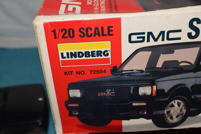 VINTAGE MODEL KIT -LINDBERG 1991 #72504 GMC SYCLONE BIG 1/20 SCALE