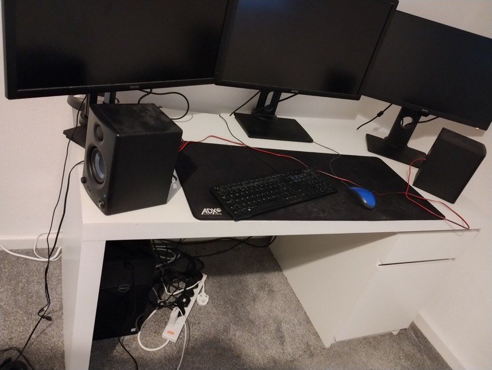 MALM Ikea Computer/Work/Office Desk (White) [PAY WHAT YOU WANT NO