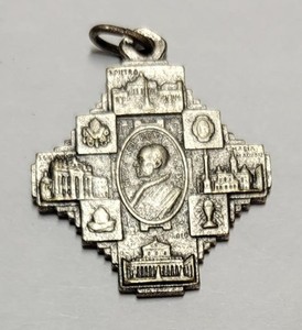 Catholic 1950 Pope Pius XII, Saints Peter & Paul Medal. Vintage. 1" x 1"