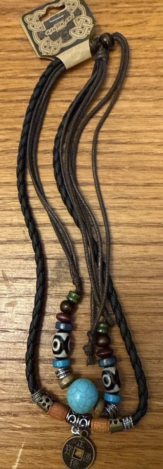 Collar gargantilla ajustable de cuero de cáñamo con turquesa Ancient Tribe para mujer Foto 2 de 4