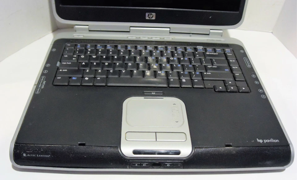 HP Pavilion zv6270us 15.4'' Notebook (AMD Athlon 64 2GHz 512MB) 按原样损坏 — 第 2/4 张图片