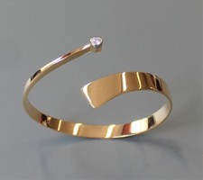 SCHLICHT UND ELEGANT  MASSIVER ARMREIF  MIT 1 BRILLANT 0,20ct WERT 5998,-€
