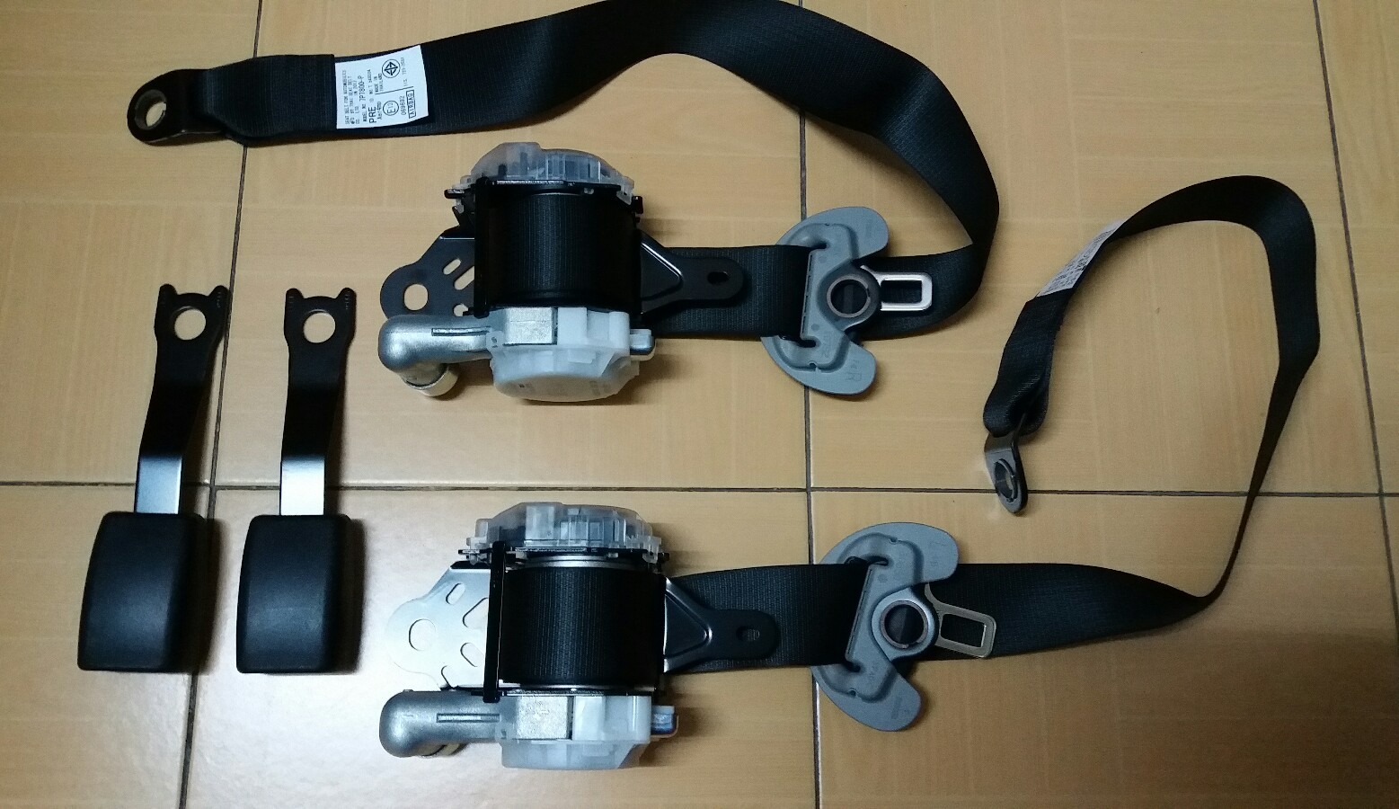 A SET Pair front R and L oem seat belt for toyota Yaris Vios 2014 eBay