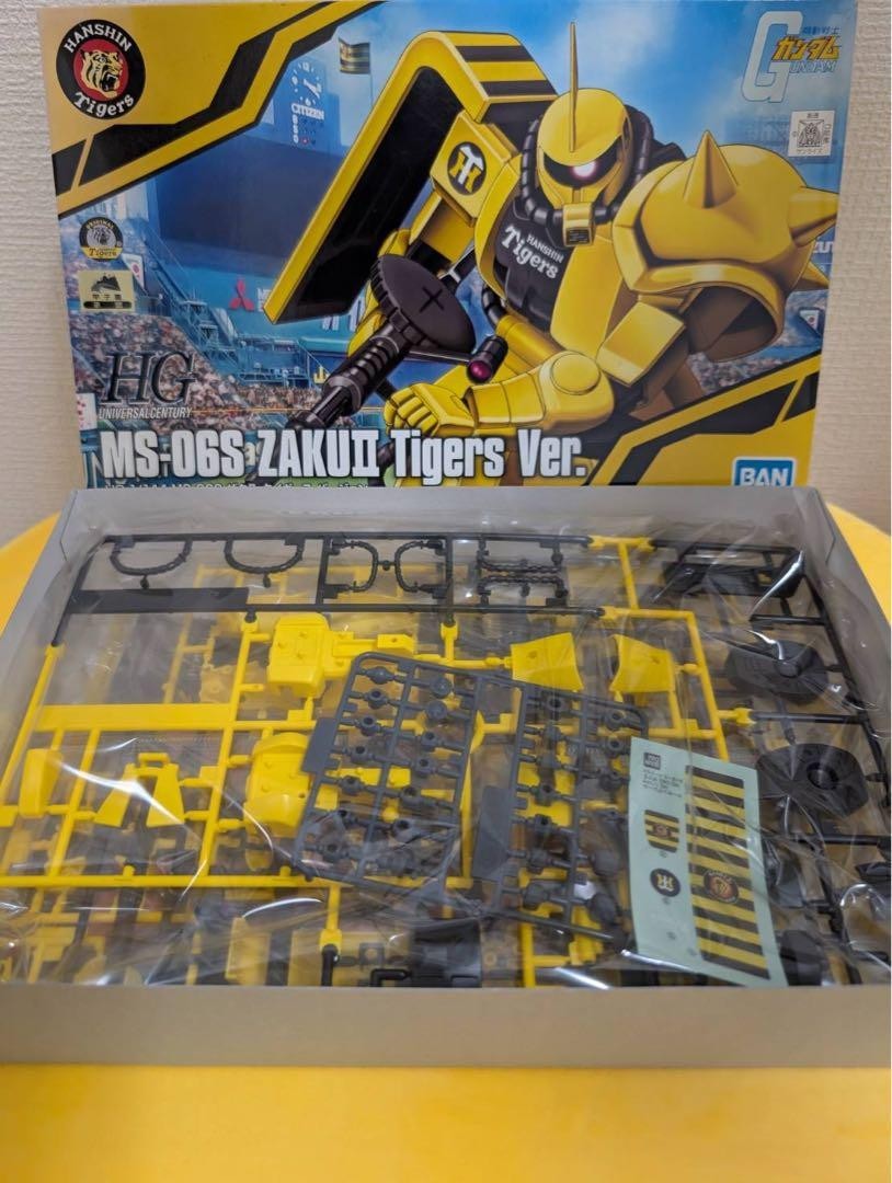 ロボット RX-78-2 GUNDAM MS-06S ZAKU II Tigers Ver Gundam Zaku II Tigers Version HG 1/144 MS-06S Model Bandai