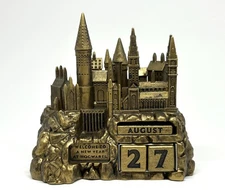New Hallmark Harry Potter Hogwarts Castle Perpetual Month Desk Office Calendar