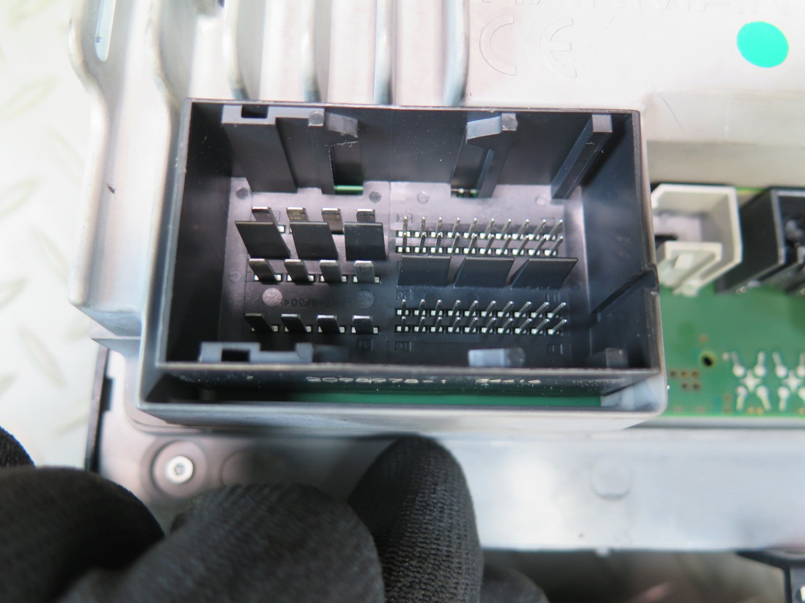 2017-2020 MASERATI LEVANTE M161 DASH INFORMATION DISPLAY TOUCH SCREEN 670102581