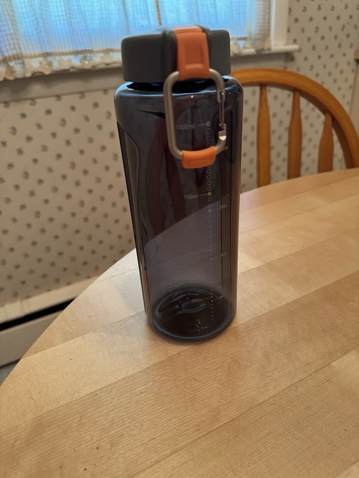 Nike Gray Water Bottle with Carabiner Clip 1000ml - Image 2 of 2