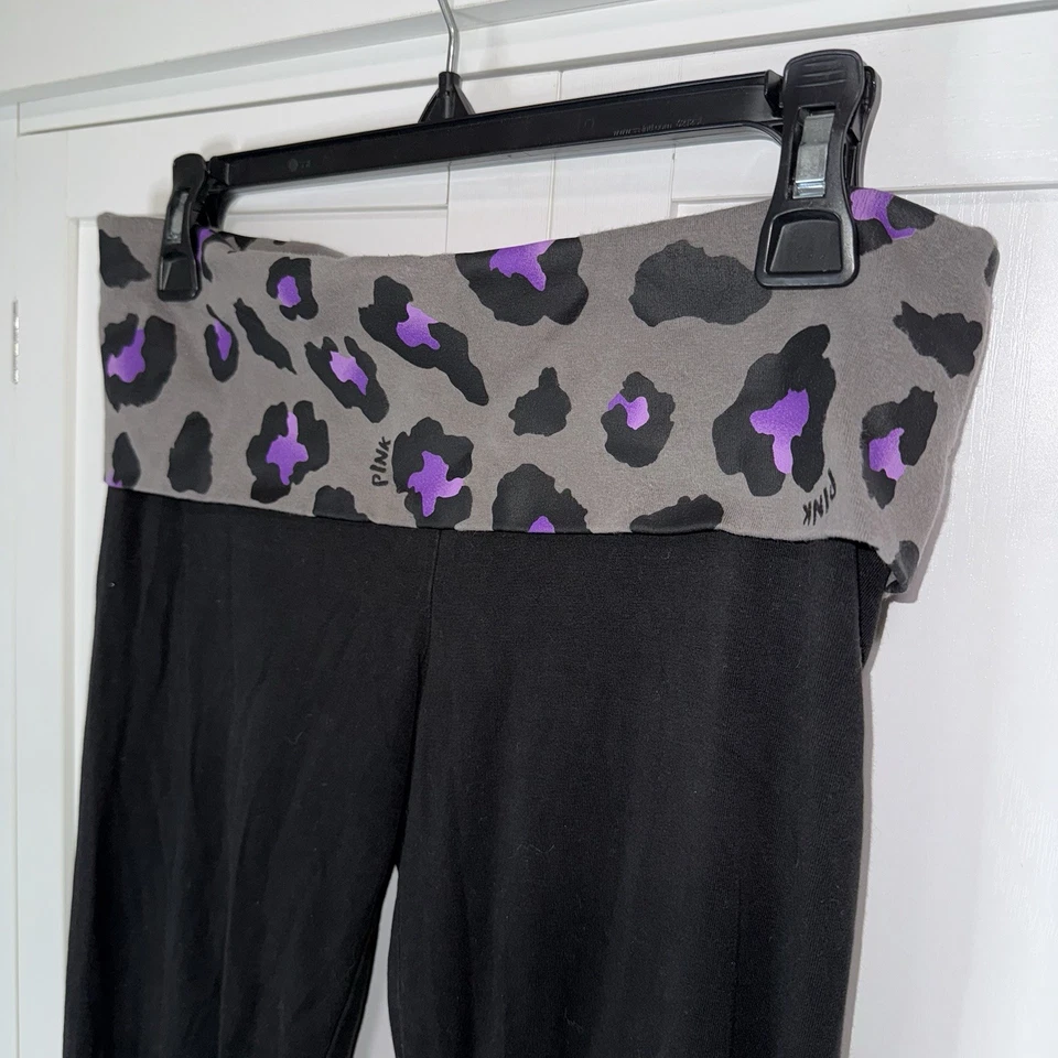 Pantalones de Yoga VS PINK Plegables Acampanados Medianos Estampado de Leopardo Bling Estrás Y2K Foto 3 de 4