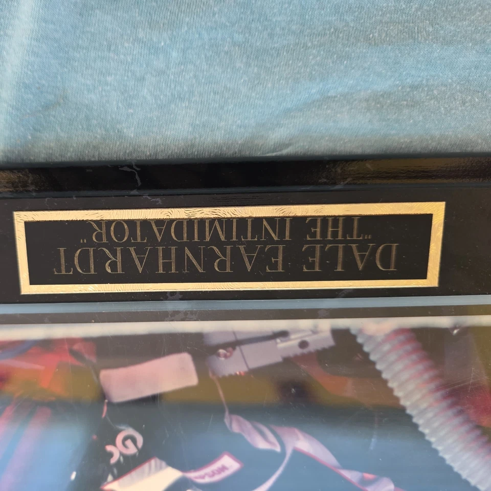 Foto con placa de mármol Dale Earnhardt Racing Reflections "The Intimidator" Foto 4 de 4