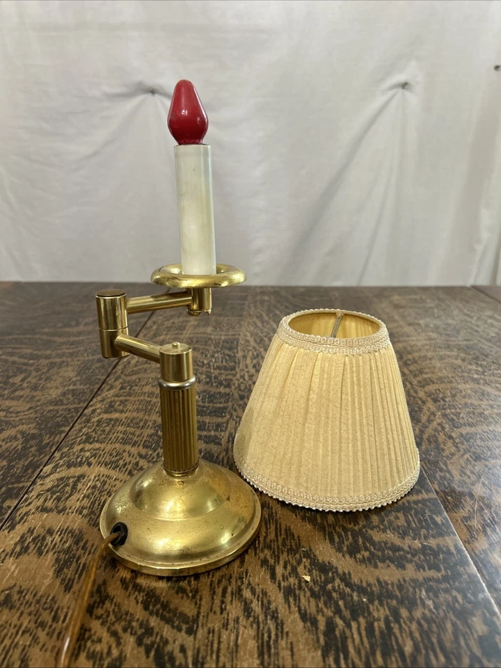 Vintage Mid Century Modern Swing Arm Desk Lamp 8” Tall Working Condition - Image 4 of 4