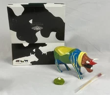 Cow Parade Forecowddie Cow Figurine Westland Giftware #9201 w/ Flag & Tee New