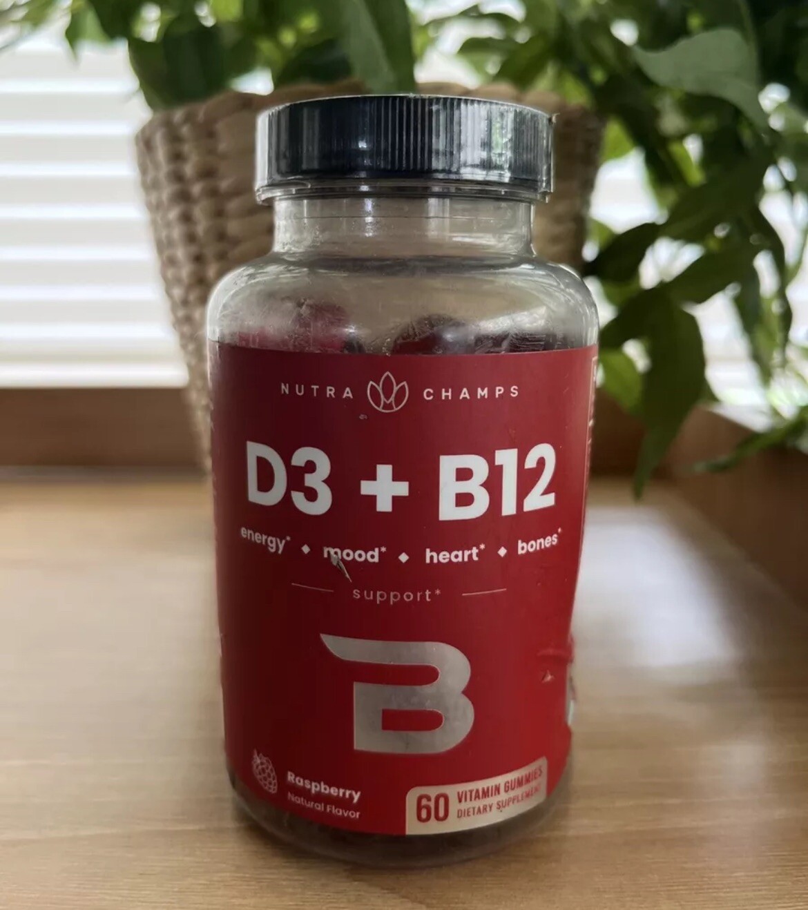 D3 + B12, Raspberry, 60 Vitamin Gummies Nutrichamps Exp 10/25