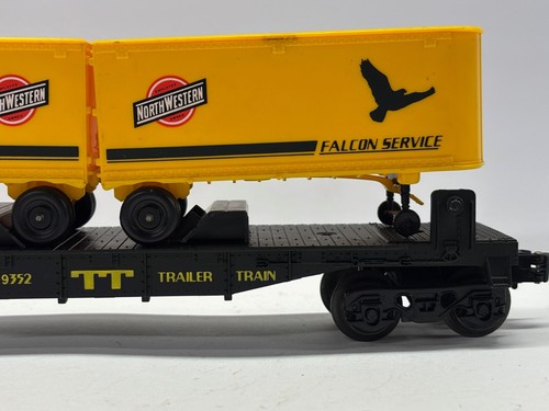 Lionel CNW Chicago Northwestern / Trailer Train Flat Car w/Trailers 6-9352. Nice - Picture 3 of 13