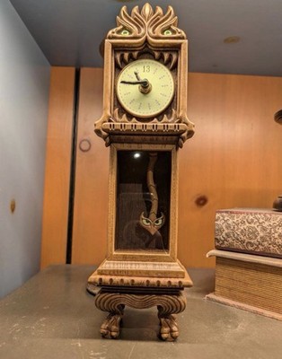 2026 Disney Parks The Haunted Mansion 13th Hour Moving Clock New In Box!