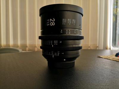Sigma 28mm T1.5 FF High-Speed Prime Canon (EF Mount) Cine Kamera Objektiv