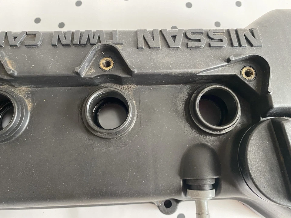 Cubierta de válvula de motor OEM 2000-2002 Nissan Sentra XE 1.8 13264 4Z011 Foto 2 de 4