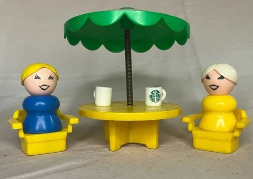 Vintage Fisher Price Little People UMBRELLA TABLE w/ 2 Figures, Extras 1960s–70s