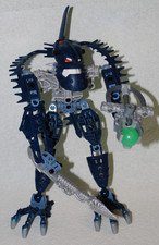 Lego Bionicle Piraka Vezok (8902) Complete Figure w/ Light-up eyes