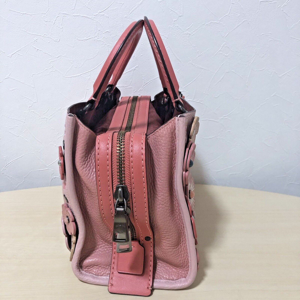 Coach Japan Limited 67690 Rogue 25 With Tea Rose Applique Coach Japan Limited 67690 Rogue 25 With Tea Rose Applique