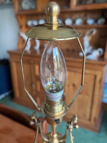 Pretty Brass Ships Gimbal Table Lamp/ Lighting/Collectable/H594 - Picture 18 of 19