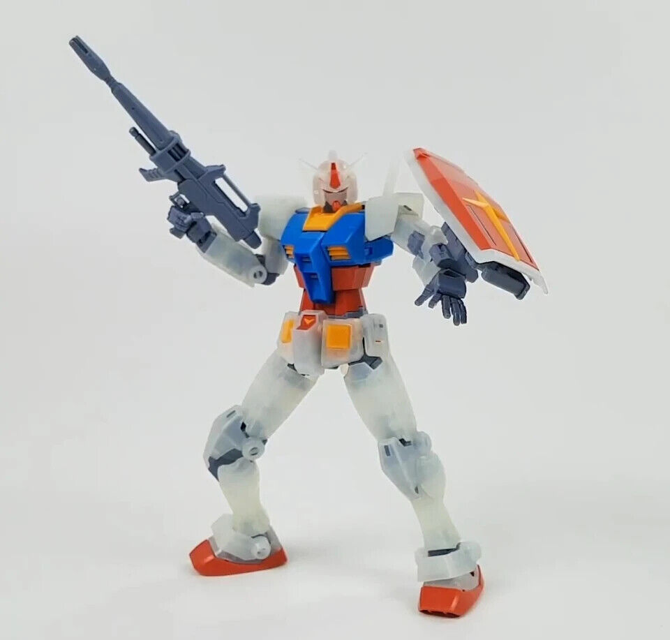 Glow in the dark HG 1/144 RX-78-2 beyond global Gunpla 40th Glow in the dark HG 1/144 RX-78-2 beyond global Gunpla 40th