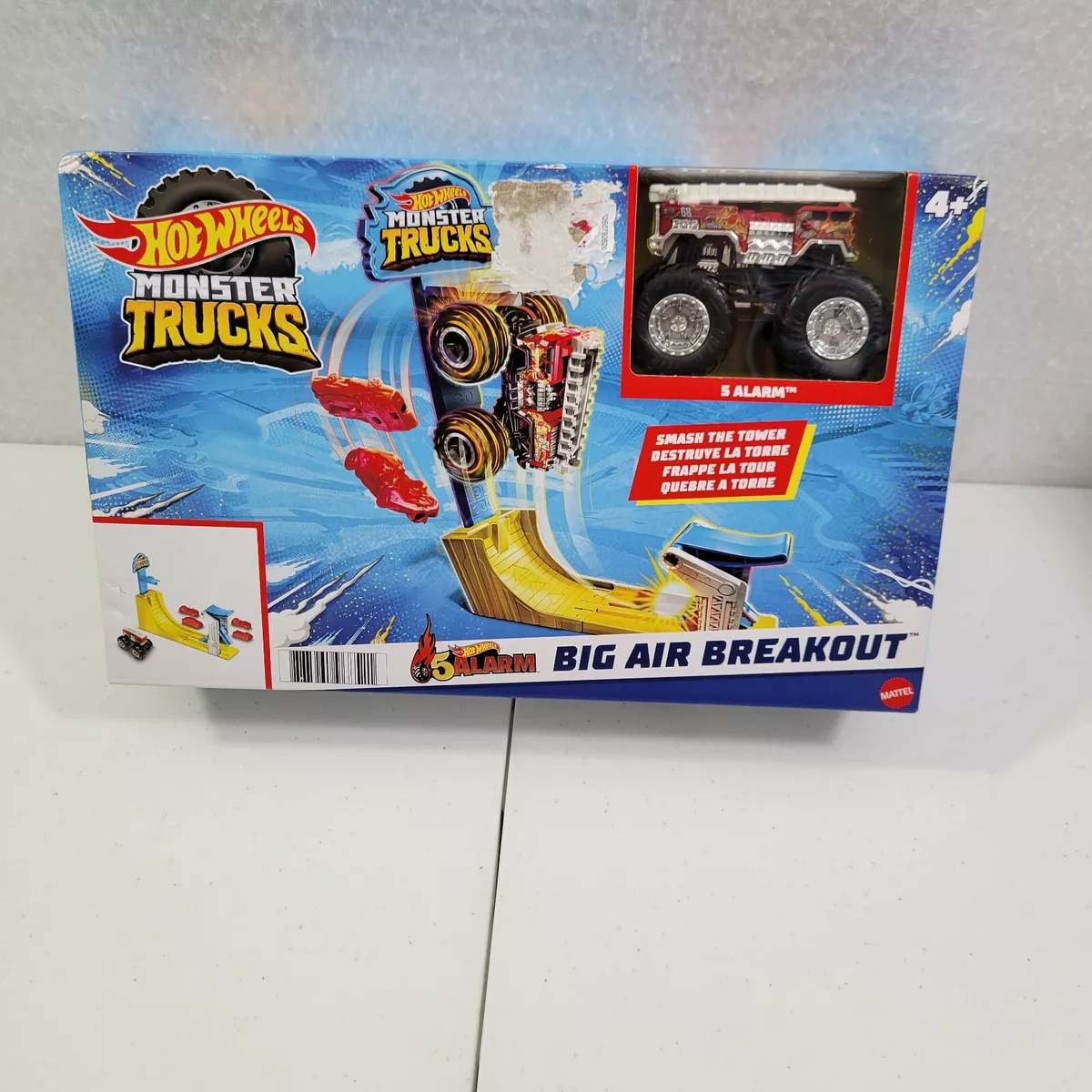 Hot Wheels Monster Trucks Big Air Breakout Playset