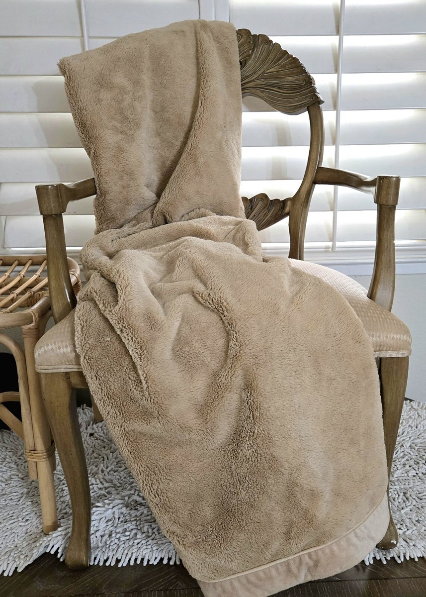 RH Restoration Hardware Faux Fur Throw Blanket & Lumbar Down  Restoration Hardware Coat and Blanket display picture 1