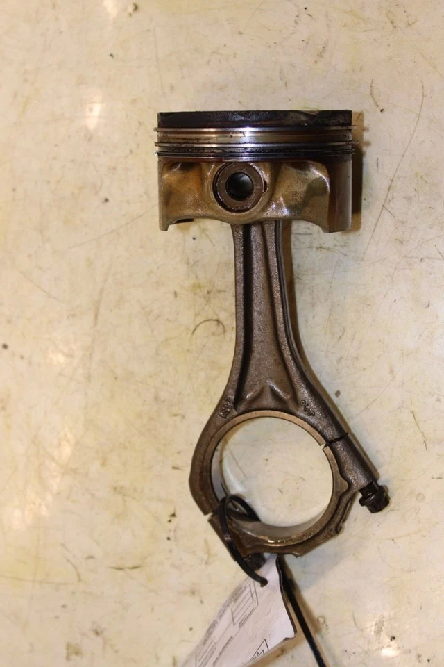 BMW 750Li xDrive 2010-12 motor 4,4 L pistón izquierdo 1 con biela 11257613626 Foto 2 de 4