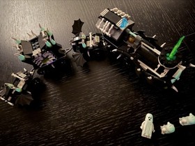 Lego 9467 Monster Fighters Ghost Train 100% COMPLETE  With manual Glow In Dark