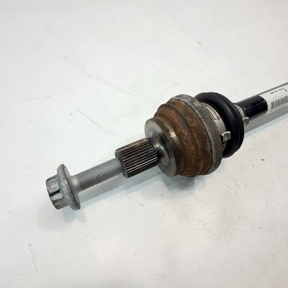 Volkswagen Tiguan 2018-2024 AWD eje trasero derecho eje medio eje OEM Foto 2 de 4