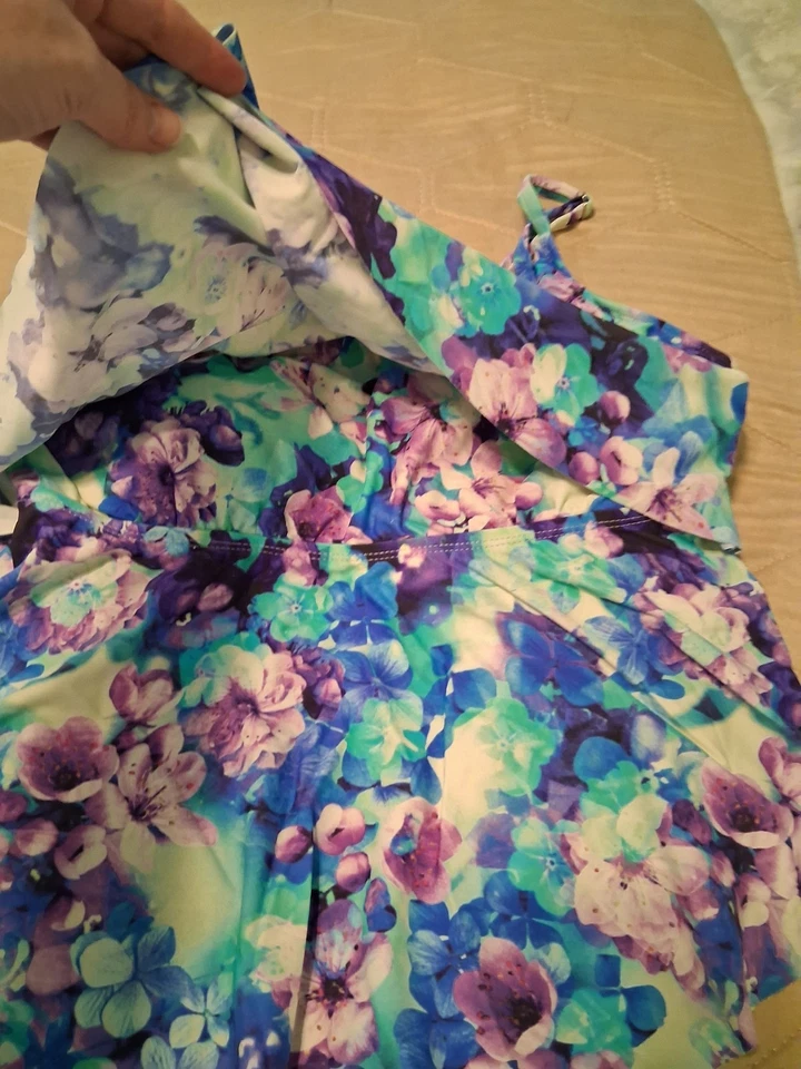 2 Mujer Tankini Traje de Baño Traje de Baño Tops Solo Paisley Floral Usado Talla 14 Foto 3 de 4