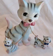 RARE Vintage Lipper Mann Cat Mother & 2 Kittens on Leash Ceramic Japan Kitsch