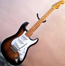 ■ Squier Fender Classic Vibe Stratocaster