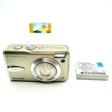 Fujifilm FinePix F30 6.3MP 1/1.7" Super CCD ISO3200 Fujinon 3x xD Battery Japan