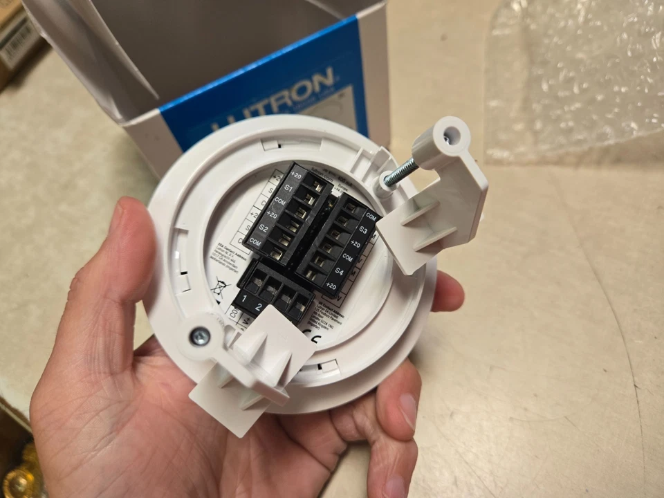 Módulo sensor QS Lutron QSM3-4W-C 24-36b 400 ma NOB Foto 4 de 4