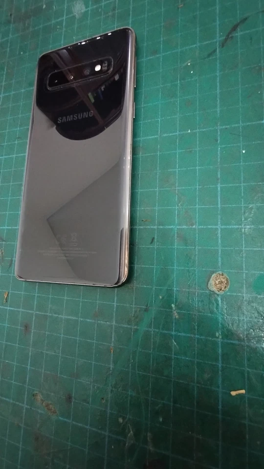 Samsung Galaxy S10 · 128GB, foto 2 di 5