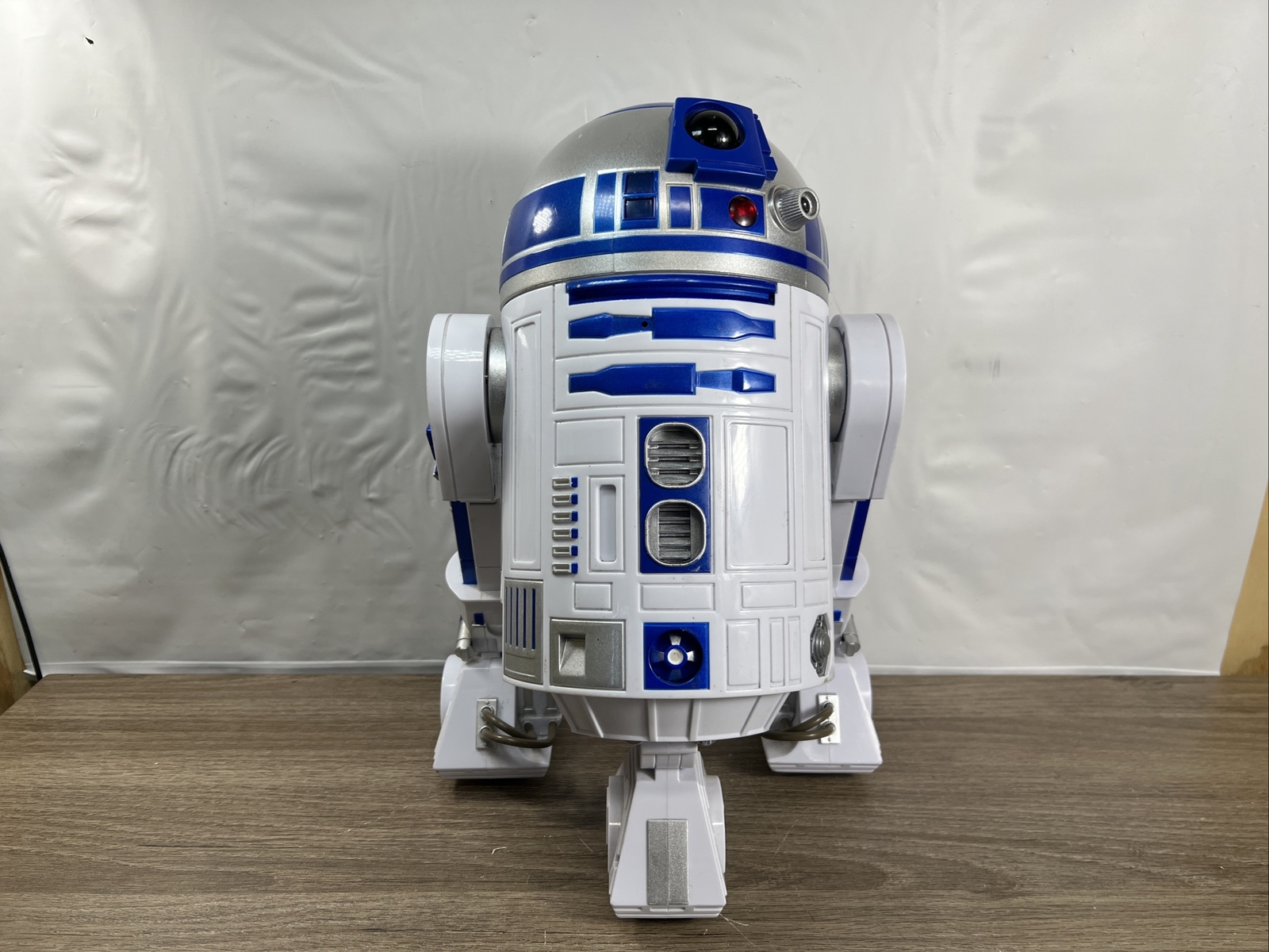 THINKWAY TOYS Star Wars R2-D2 Interactive Robotic Droid RC Works But NO Remote