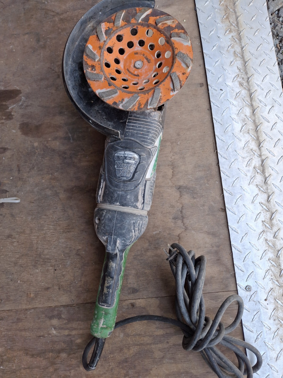 9" Hitachi Grinder