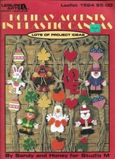 OOP  HOLIDAY ACCENTS IN PLASTIC CANVAS LOTS OF PROJECTS
