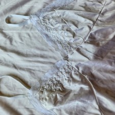 Vintage Bestform Women  s White Embroidered Nylon Full Slip Lace Trim Size 36
