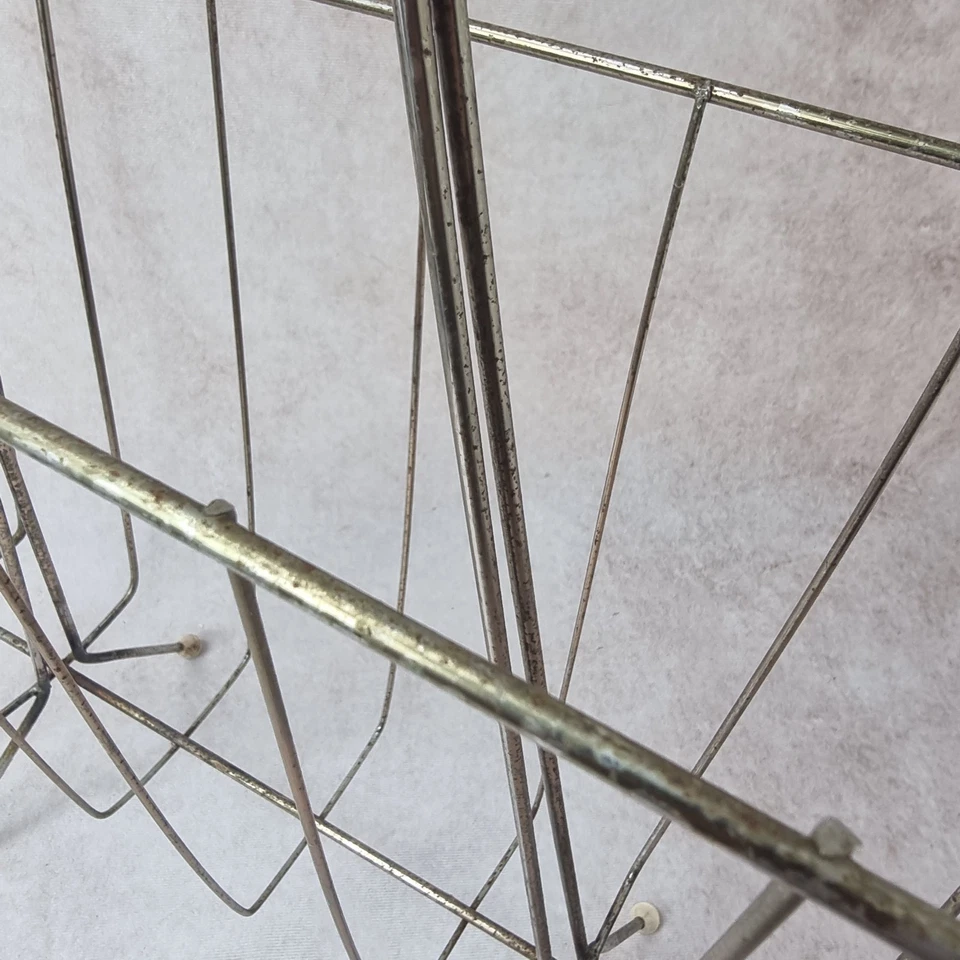 Porte-Revues Vintage en Métal Doré - À Restaurer - Photo 3/4