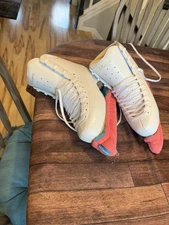 Edea ice skates, sharpened once. boots are unworn. size 250 or US 7