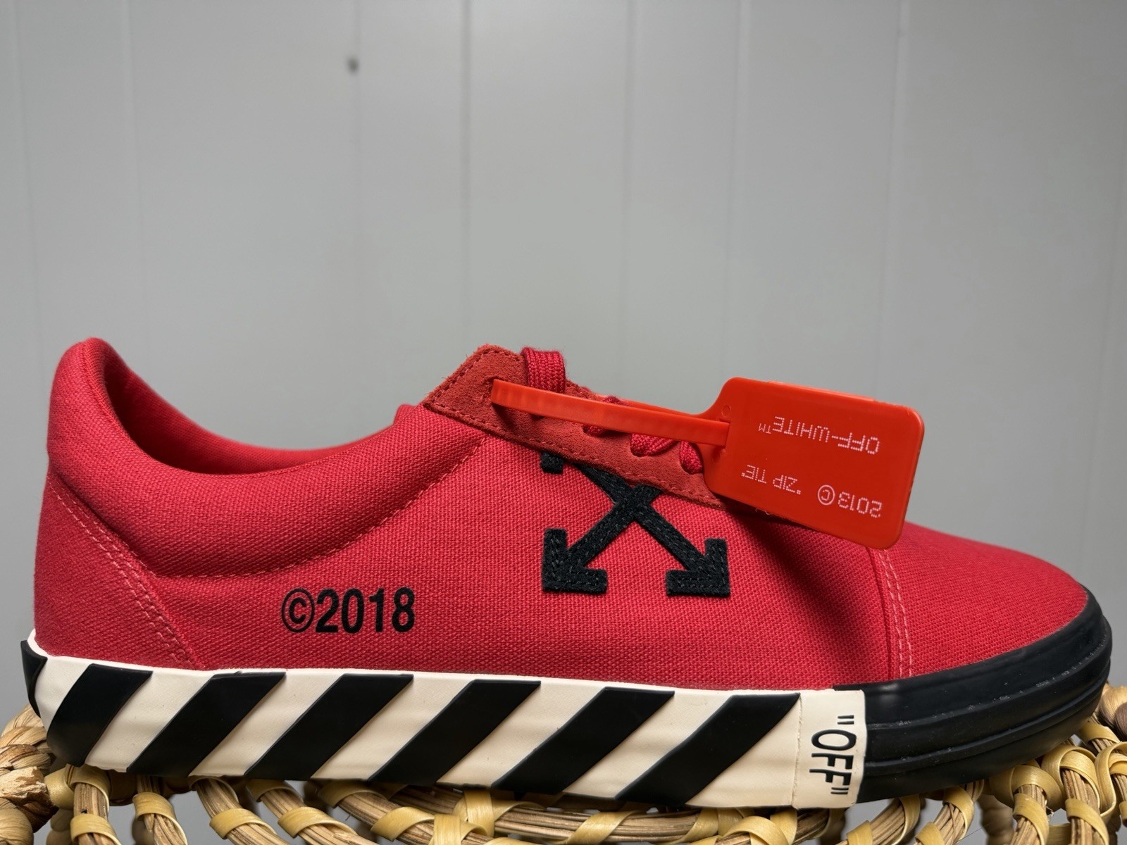 Off-White Vulcanized Striped Low Top Sneaker Red Men’s Size 11.5 EU 45