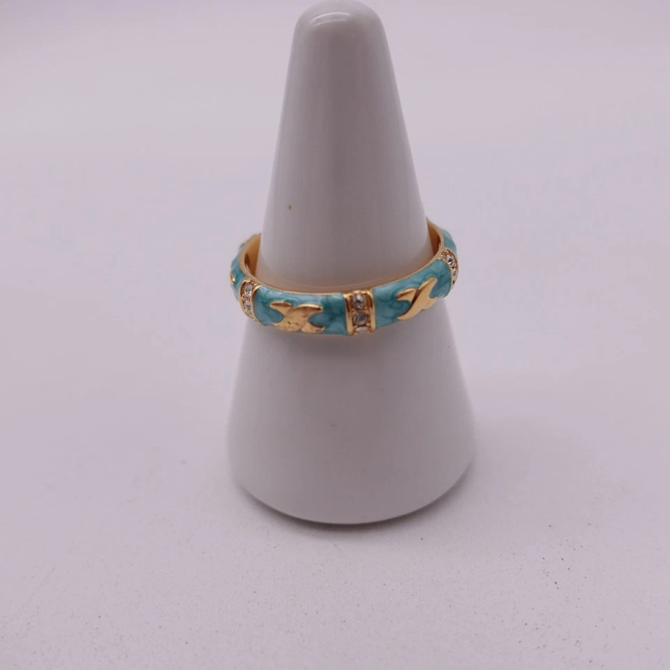 Anillo Lauren G Adams verde azulado esmalte circonita cúbica y chapado en oro a la moda apilable Foto 3 de 4