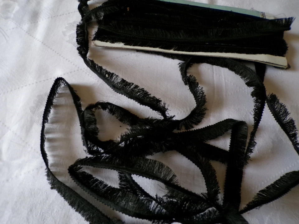 GALON ANCIEN NOIR FRANGES DEBUT 1900 : 10 m x 1,5 cm - Photo 2/3